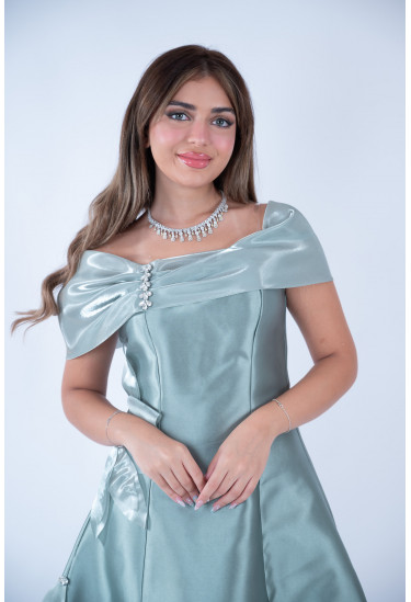 فستان سهره انيق بتطريزات الزهور المتناثره فستان سهره انيق بتطريزات الزهور المتناثره