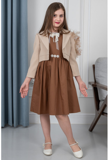 فستان بناتي بتفاصيل أنيقة