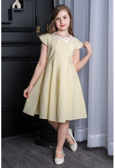 فستان بناتي مقاس صغير