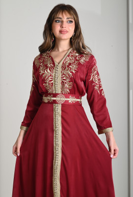 جلابيه نسائي بتصميم عربي مميز