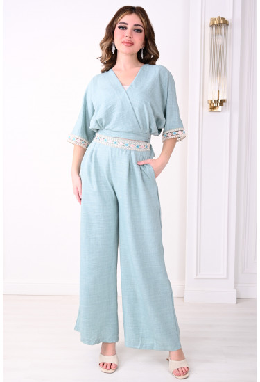 جمبسوت نسائي بأكمام واسعة وتطريز ملون جمبسوت نسائي بأكمام واسعة وتطريز ملون