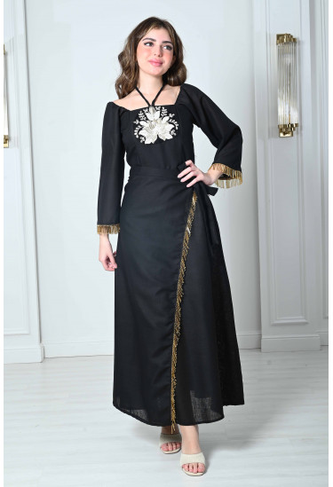 فستان نسائي بقصة ملفوفة وتطريز فخم