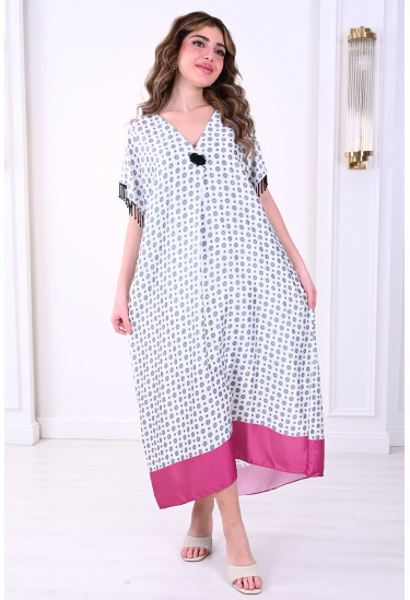 جلابية حرير أنيقة بنقوش دائرية ولمسات ستان