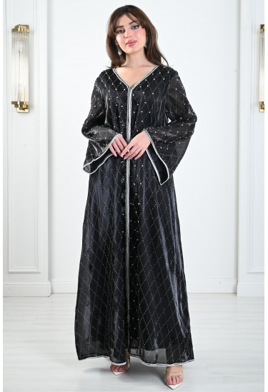 جلابية ناعمة مزينة بتطريز رقيق جلابية ناعمة مزينة بتطريز رقيق