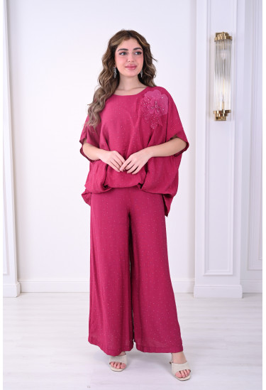 طقم نسائي فاخر تصميم واسع وأنيق
