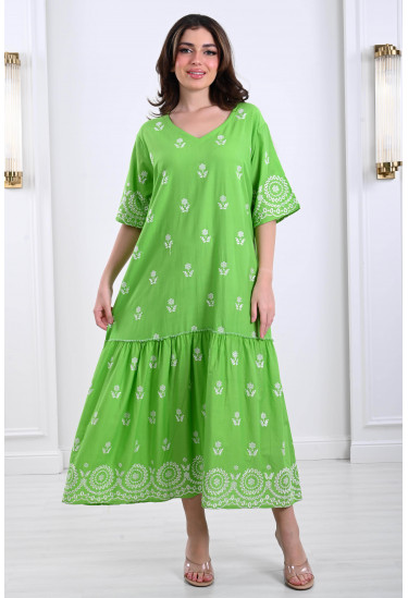 جلابية نسائية بتطريز رقيق من الزهور