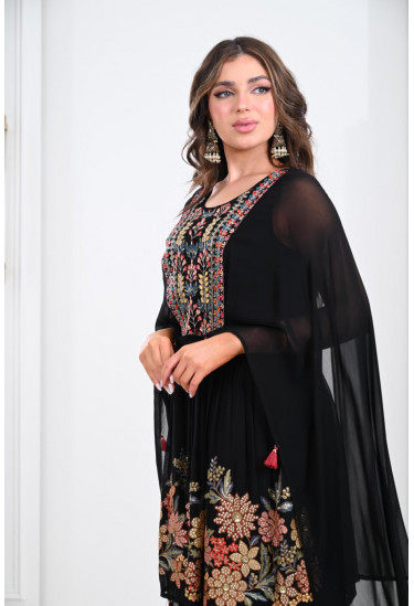 طقم شيفون بتفاصيل مذهلة طقم شيفون بتفاصيل مذهلة