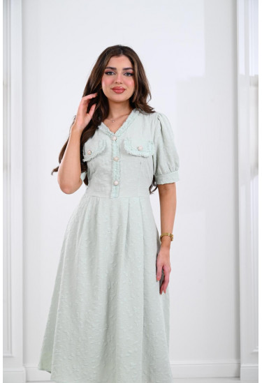 فستان ميدي يتصميم هادئ