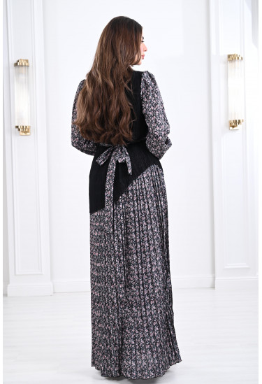 فستان نسائي بنقوشات زهور رقيقة