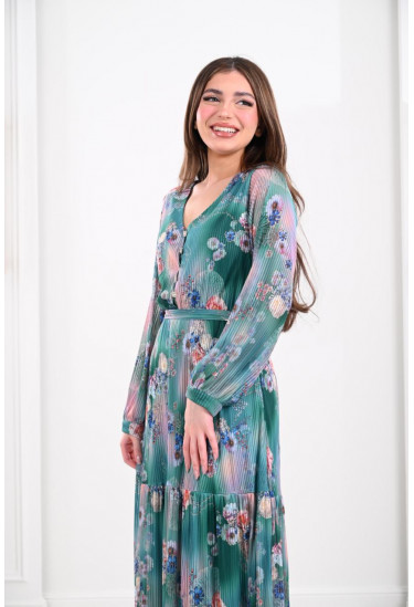 فستان طويل بنقشات الزهور الربيعية المميزة