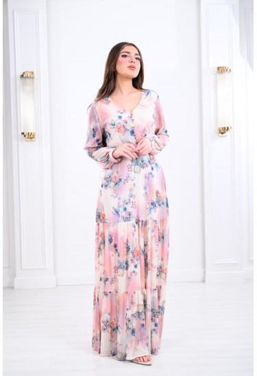 فستان طويل بنقشات الزهور الربيعية المميزة