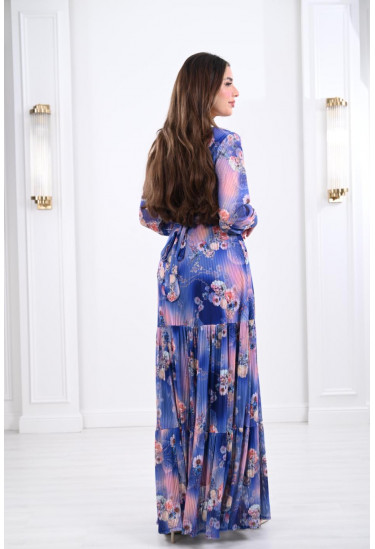 فستان طويل بنقشات الزهور الربيعية المميزة