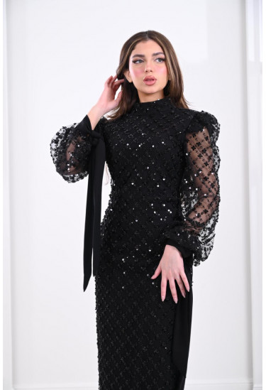 فستان سهرة بطابع الرقي