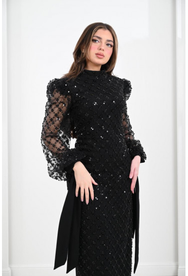 فستان سهرة بطابع الرقي