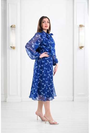 فستان فلوري ذات ياقة عصرية فستان فلوري ذات ياقة عصرية