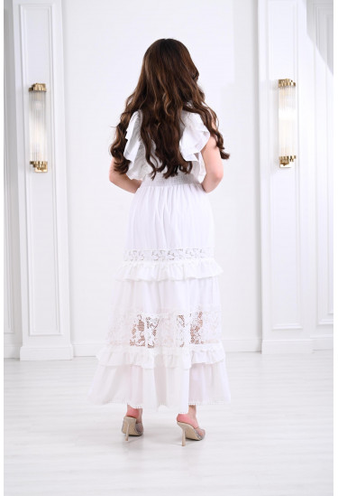 فستان صيفي مطرز بالدانتيل 