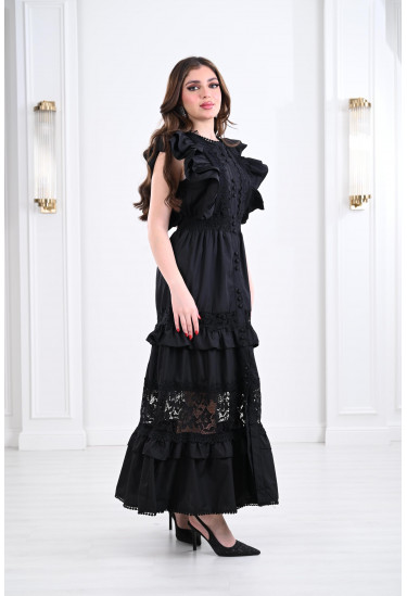 فستان صيفي مطرز بالدانتيل 