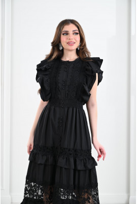 فستان صيفي مطرز بالدانتيل 