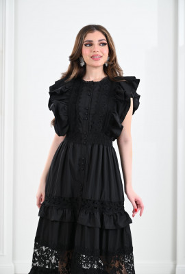 فستان صيفي مطرز بالدانتيل فستان صيفي مطرز بالدانتيل