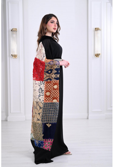 جلابية بكيب ظهر مطرز بنمط مربعات الجراني الرائعة جلابية بكيب ظهر مطرز بنمط مربعات الجراني الرائعة