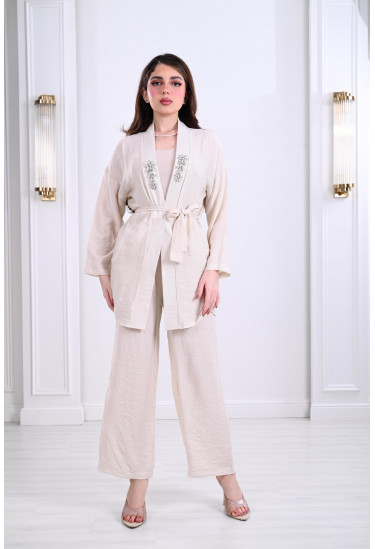 طقم صيفي بتطريز هادئ ومميز