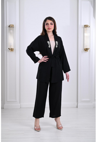 طقم صيفي بتطريز هادئ ومميز