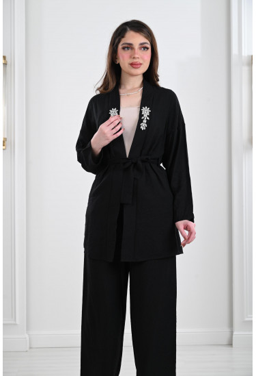 طقم صيفي بتطريز هادئ ومميز