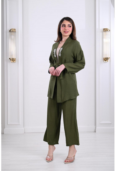 طقم صيفي بتطريز هادئ ومميز