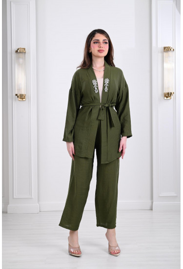 طقم صيفي بتطريز هادئ ومميز