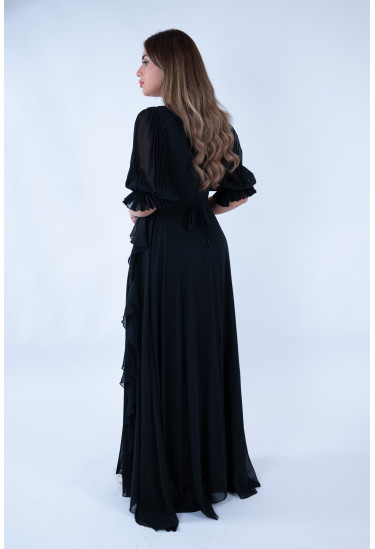 فستان أنيق بتصميم فخم ولمسات راقية