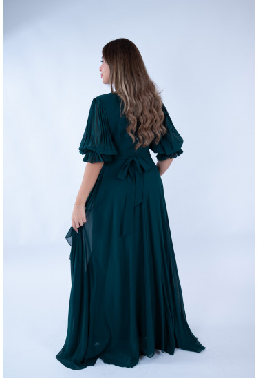 فستان أنيق بتصميم فخم ولمسات راقية