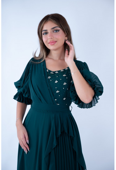 فستان أنيق بتصميم فخم ولمسات راقية