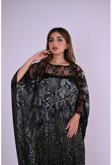 فستان سواريه بتطريز لامع وتصميم شفاف فاخر