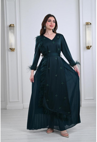 فستان سهرة طويل بتصميم ناعم