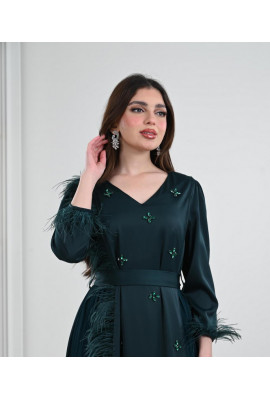 فستان سهرة طويل بتصميم ناعم