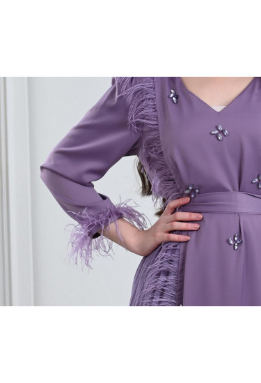 فستان سهرة طويل بتصميم ناعم