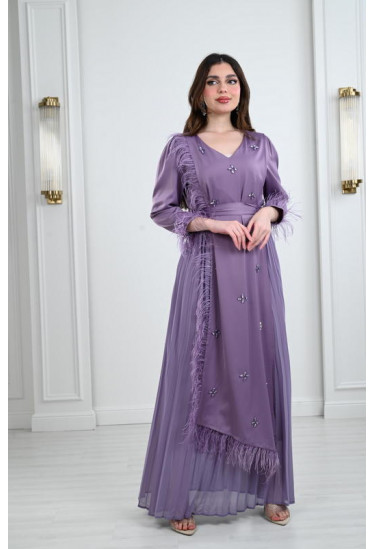 فستان سهرة طويل بتصميم ناعم