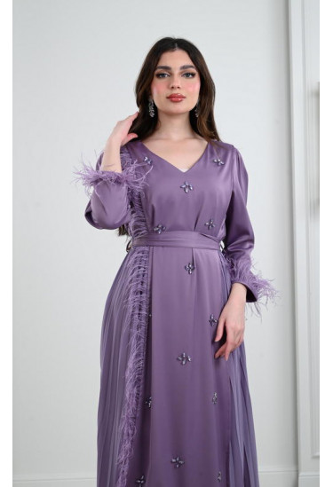 فستان سهرة طويل بتصميم ناعم