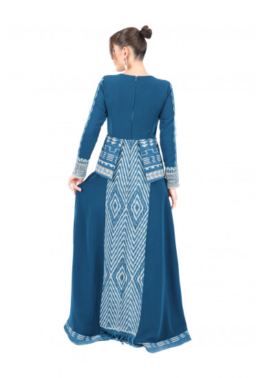 جلابية ماكسي أنيقة بتطريز تراثي