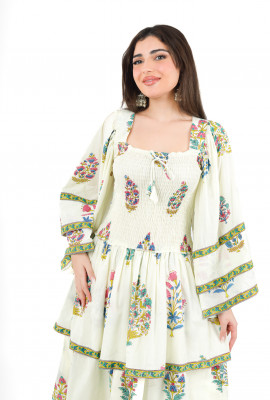 فستان صيفي بطبعات تراثية متعددة الطبقات 