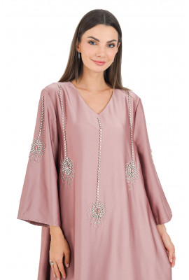 جلابية ساتان بتفاصيل كريستال لامعه 