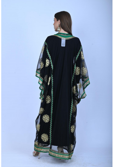 قفطان مطرّز فخامة بطابع تراثي أنيق