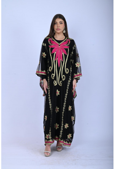 قفطان مطرّز بالذهبي  أناقة شرقية فاخرة