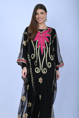 قفطان مطرّز بالذهبي  أناقة شرقية فاخرة