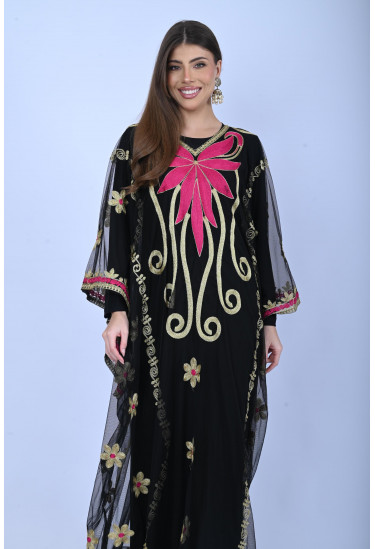 قفطان مطرّز بالذهبي  أناقة شرقية فاخرة