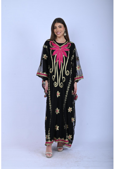 قفطان مطرّز بالذهبي  أناقة شرقية فاخرة