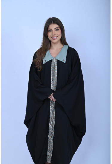 جلابية واسعة بياقة مطرزة وتطريز عمودي فاخر