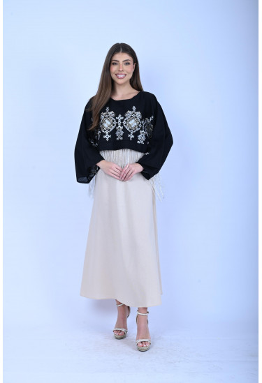 فستان أنيق بتصميم تراثي مطرز