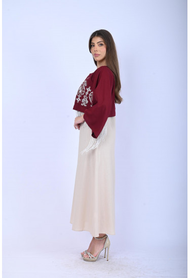 فستان أنيق بتصميم تراثي مطرز