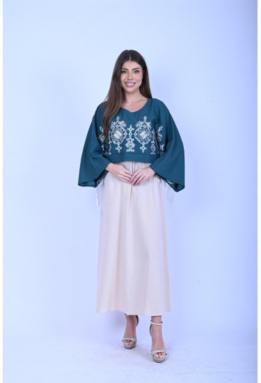 فستان أنيق بتصميم تراثي مطرز